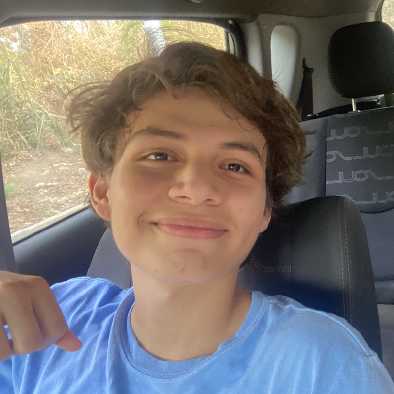 Foto de Diego Viscarra sonriendo
